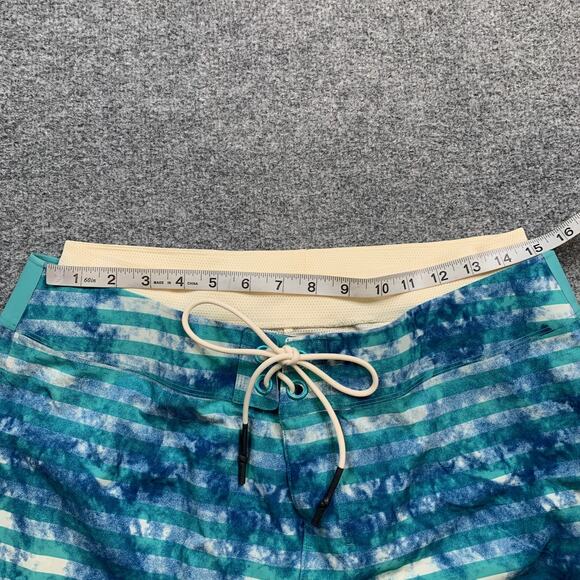 Lululemon Board Shorts Mens 36 Water Camo Lined Current State Fishing Surfing - Picture 3 of 12